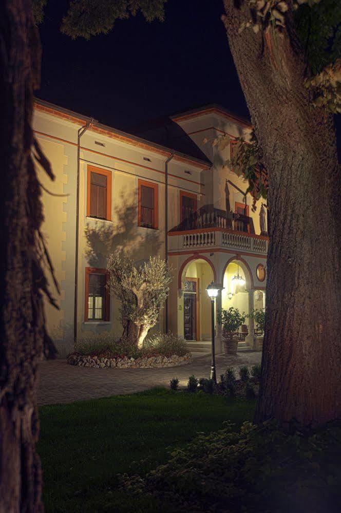 Villa Dei Tigli 920 Liberty Resort Rodigo Luaran gambar
